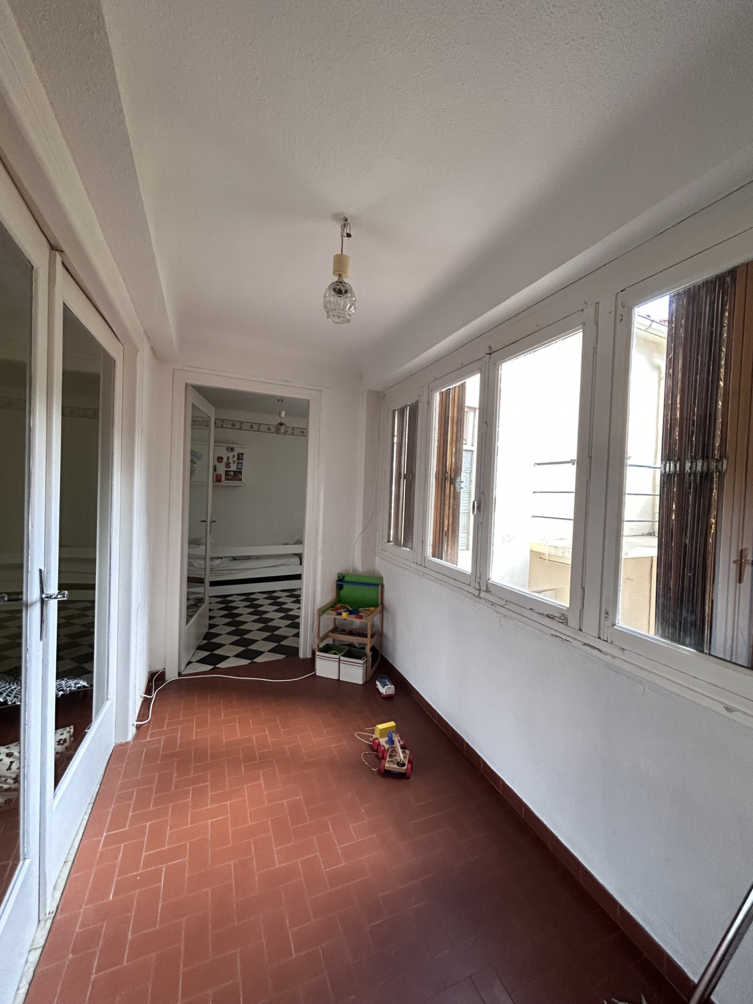1ER ETAGE IMMEUBLE SAINT NICOLAS