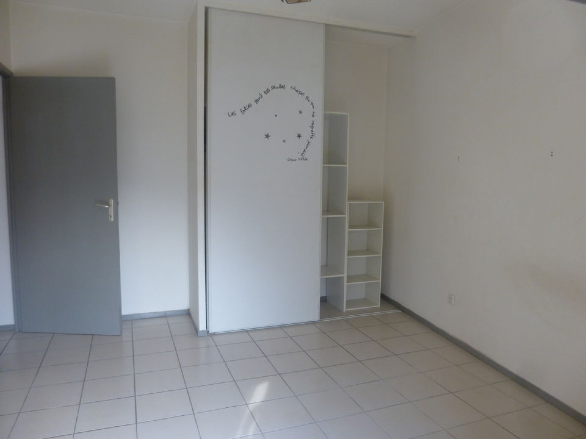 Chambre 12 m² avec placard